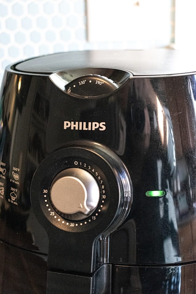 how to clean air fryer in Bengali